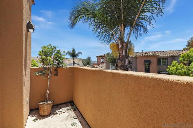 2801 Escala Cir, San Diego CA: https://media.crmls.org/mediaz/ca30508d-3599-4b74-9f48-11296f23a44a.jpg