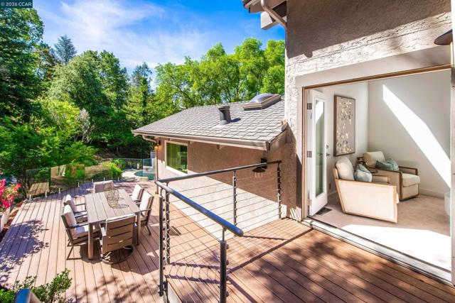 Image 19 of 52 For 1006 Howard Hills Rd