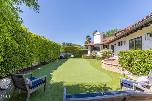 4435 Encinas Drive, La Canada Flintridge CA: https://media.crmls.org/mediaz/ca30ad8b-495a-4459-9106-f32d456bf7d8.jpg
