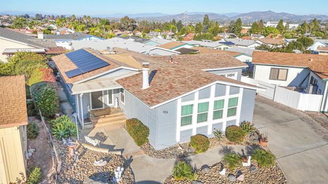 629 Via Santiago, Vista CA: https://media.crmls.org/mediaz/ca316c4a-0e3b-454f-97f6-2b92edee0e9d.jpg