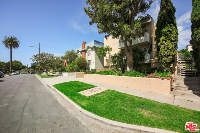 Drew Fenton | 11933 Darlington Avenue Los Angeles CA | MLS: 7171698
