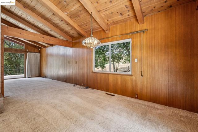 5201 Alhambra Valley Rd, Martinez CA: https://media.crmls.org/mediaz/ca319b4a-a353-4d39-b166-38211159eae8.jpg