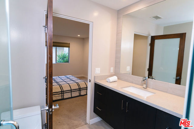 3423 Scadlock Lane, Sherman Oaks CA: https://media.crmls.org/mediaz/ca31b4e0-a0ca-4708-b2ea-a427bc713828.jpg