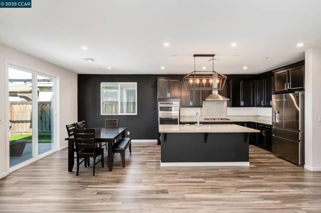 9603 Del Seis Dr, Sacramento CA: https://media.crmls.org/mediaz/ca3264c2-13f6-4336-810d-718031914561.jpg