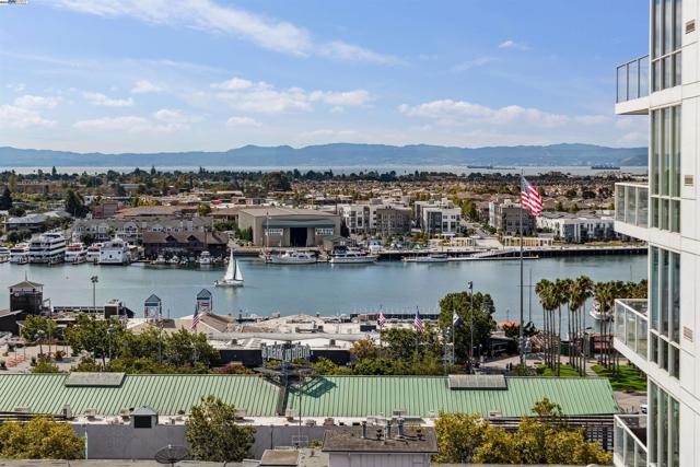 222 Broadway, Oakland CA: https://media.crmls.org/mediaz/ca326ecf-ff0c-4aff-8f87-90c17bfabd1e.jpg