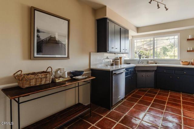 Detail Gallery Image 21 of 45 For 1300 Meadowbrook Rd, Altadena,  CA 91001 - 3 Beds | 2 Baths