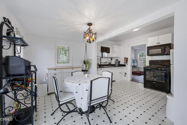 Detail Gallery Image 4 of 12 For 536 E Elk Ave, Glendale,  CA 91205 - 2 Beds | 1 Baths