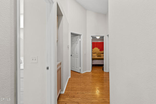 1306 Bluejay Street, Fillmore CA: https://media.crmls.org/mediaz/ca33db68-6a66-4b4f-9dcc-019b7d66ec67.jpg