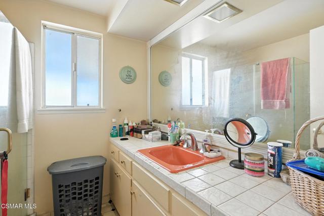 2049 Stanford Drive, Simi Valley CA: https://media.crmls.org/mediaz/ca33eb75-d00a-48b4-b13d-9941aadeee17.jpg