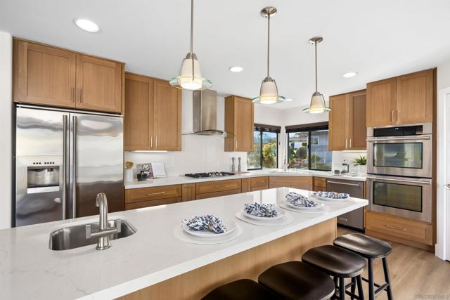 1307 Clove St, San Diego CA: https://media.crmls.org/mediaz/ca33fbc9-9223-42df-a1e8-991c5129fae0.jpg