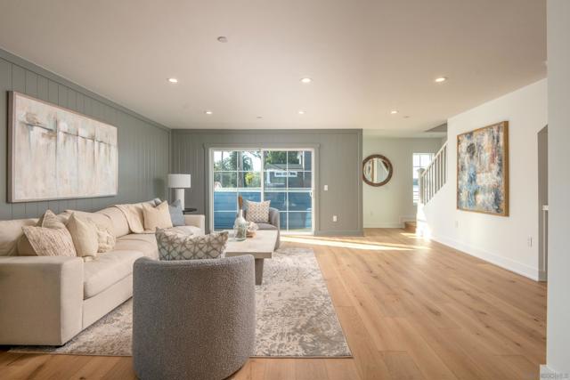 545 Orange Ave, Coronado CA: https://media.crmls.org/mediaz/ca3450b5-7526-40e9-8092-1fc955c29569.jpg