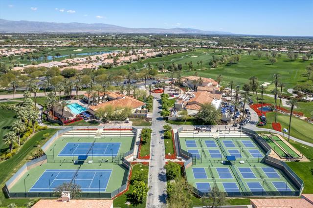 80143 Miramonte Lane, La Quinta CA: https://media.crmls.org/mediaz/ca349221-102b-4b51-96ab-fe21efe1d4f9.jpg