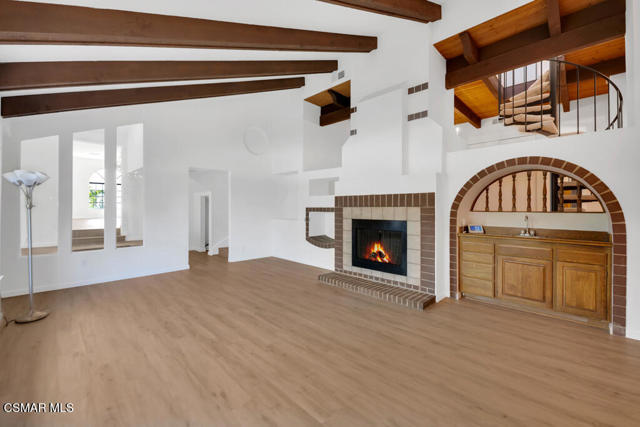 751 Wildwood Avenue, Thousand Oaks CA: https://media.crmls.org/mediaz/ca34a48f-0c9a-45cc-a6f4-73129ceef470.jpg