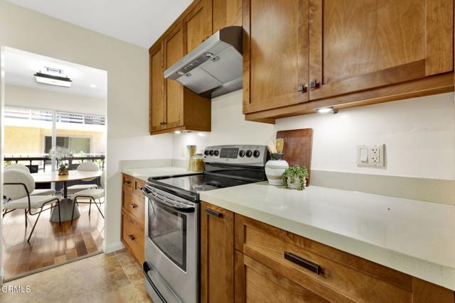 1127 E Del Mar Boulevard, Pasadena CA: https://media.crmls.org/mediaz/ca3513dc-767f-4751-87d4-00a2ea2be237.jpg