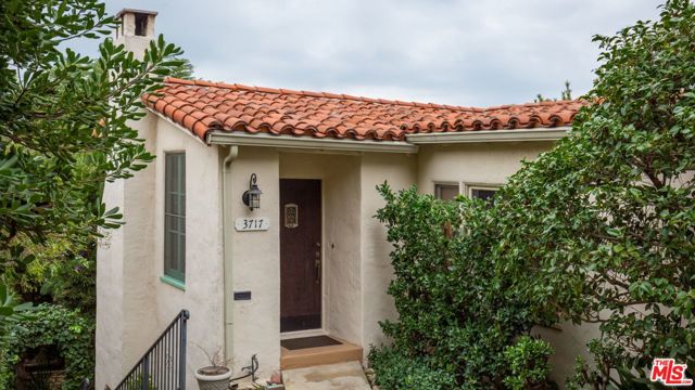 3717 Arbolada Rd, Los Angeles, CA 90027