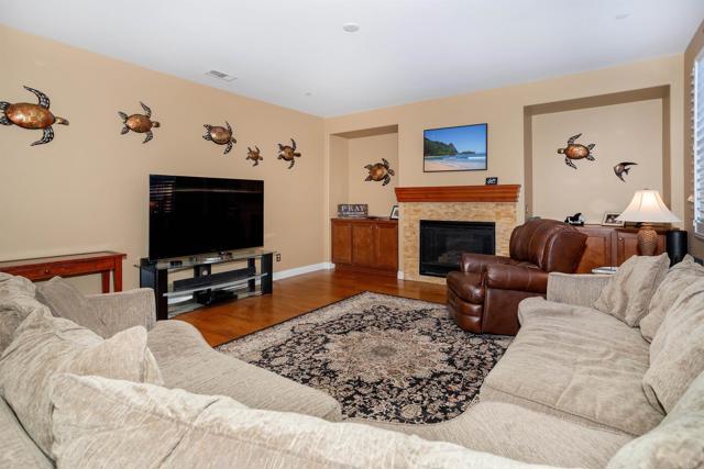 3753 Bergen Peak Place, Carlsbad CA: https://media.crmls.org/mediaz/ca35697e-1bce-4253-92f7-8032dd04401a.jpg