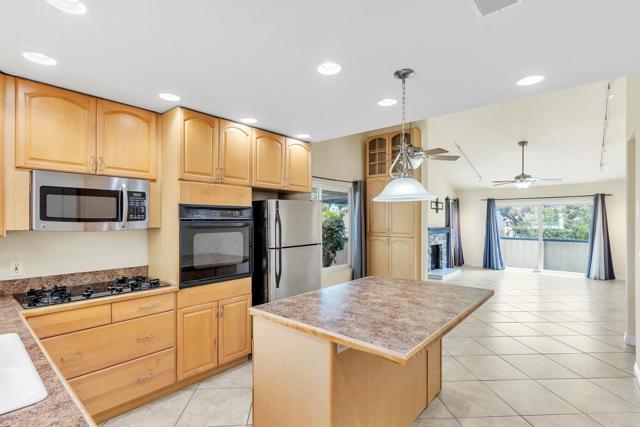 Details for 204 Cerco Rosado, San Marcos, CA 92069