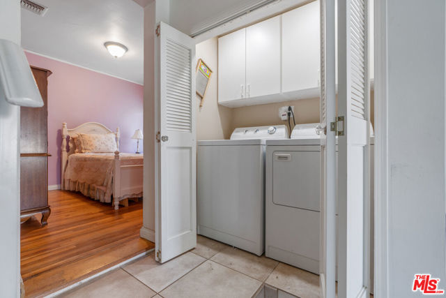 4436 Stansbury Avenue, Sherman Oaks CA: https://media.crmls.org/mediaz/ca36b485-ab6c-467f-8ff0-dccf3a53f3e4.jpg