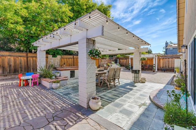1700 Hemlock Court, Hollister CA: https://media.crmls.org/mediaz/ca36bc14-1eec-481e-adce-e26f95fc23fa.jpg