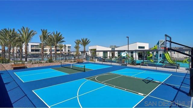737 Mara Loop, Chula Vista CA: https://media.crmls.org/mediaz/ca36cc1c-65cc-48ba-acab-e1507a861c9d.jpg