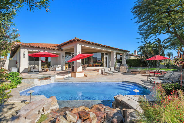 284 Loch Lomond Road, Rancho Mirage CA: https://media.crmls.org/mediaz/ca3770f0-5ff1-453d-9214-6d650cd70a5f.jpg