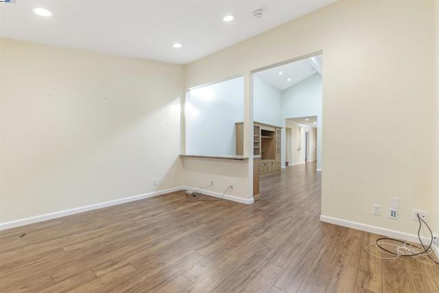 Image 15 of 46 For 18745 Cavendish Dr
