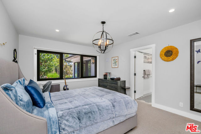 24884 Jim Bridger Road, Hidden Hills CA: https://media.crmls.org/mediaz/ca38285b-830d-47dd-b121-8dfdfa3012bc.jpg