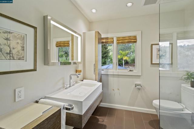 1121 Estates Dr, Lafayette CA: https://media.crmls.org/mediaz/ca386a2b-f17f-4b9d-9db4-34c74fdc65cd.jpg