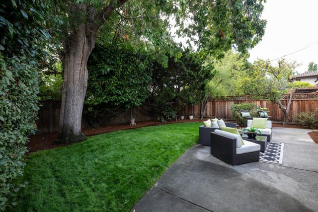 527 Rhodes Drive, Palo Alto CA: https://media.crmls.org/mediaz/ca386ae4-ab82-4d26-a7ea-8e6d7e15cc9b.jpg