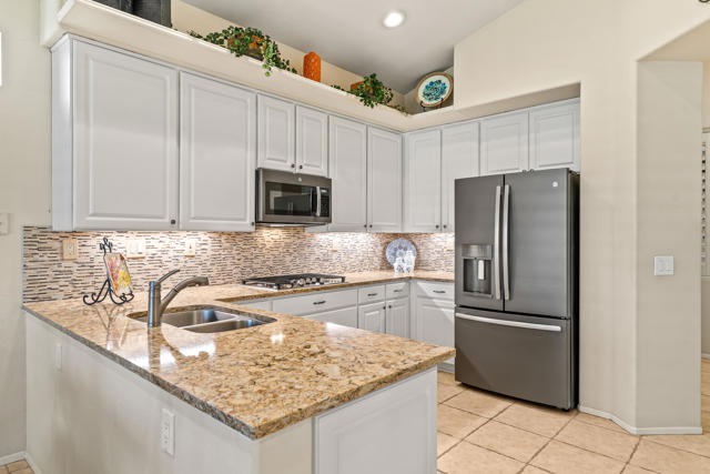 76788 Kybar Road, Palm Desert CA: https://media.crmls.org/mediaz/ca38d4da-73d5-485a-8696-0eaf28dcfdec.jpg