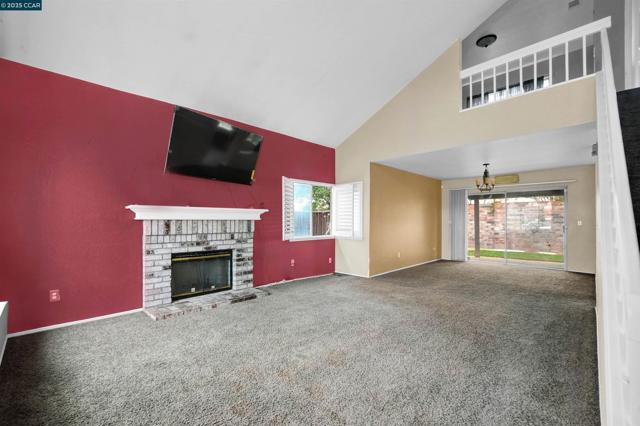1974 Paradise Valley Ct, Tracy CA: https://media.crmls.org/mediaz/ca38e1ff-31e4-4868-957c-0d7dfed3bb1f.jpg