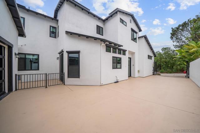 3160 Goldfinch St, San Diego CA: https://media.crmls.org/mediaz/ca39beda-951d-44d3-b76b-a5f15a95f143.jpg