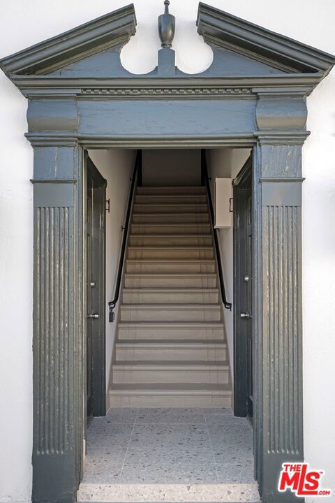 https://media.crmls.org/mediaz/ca3b5d9d-ca0d-46e9-b1ae-ac0cade69367.jpg?preset=X-Large