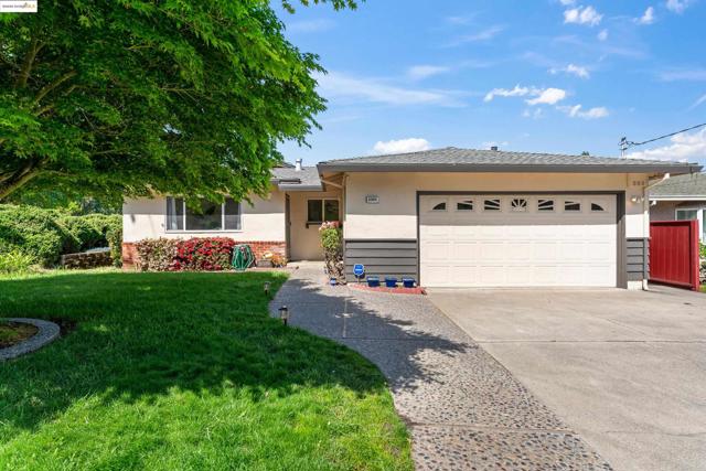 2305 Marlin Court, Pinole CA: https://media.crmls.org/mediaz/ca3bcd89-4bd9-48be-95b8-688aa02f070f.jpg