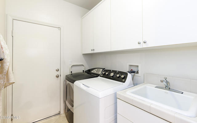 20769 Lugano Way, Porter Ranch CA: https://media.crmls.org/mediaz/ca3d4b02-4fc6-4ac4-99f8-954106f12d3a.jpg