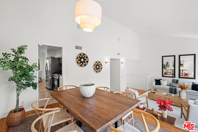 1700 Palisades Drive, Pacific Palisades CA: https://media.crmls.org/mediaz/ca3e8bc9-4d43-4244-9399-4ecb960b8786.jpg