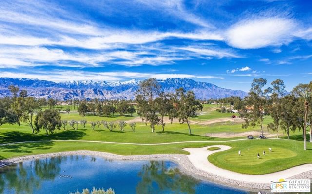 610 Vista Lago Circle, Palm Desert, CA 92211