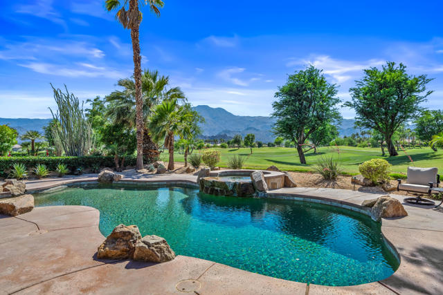 56925 Mountain, La Quinta CA: https://media.crmls.org/mediaz/ca3eb7f1-9239-4d00-bc05-70569e8d7556.jpg