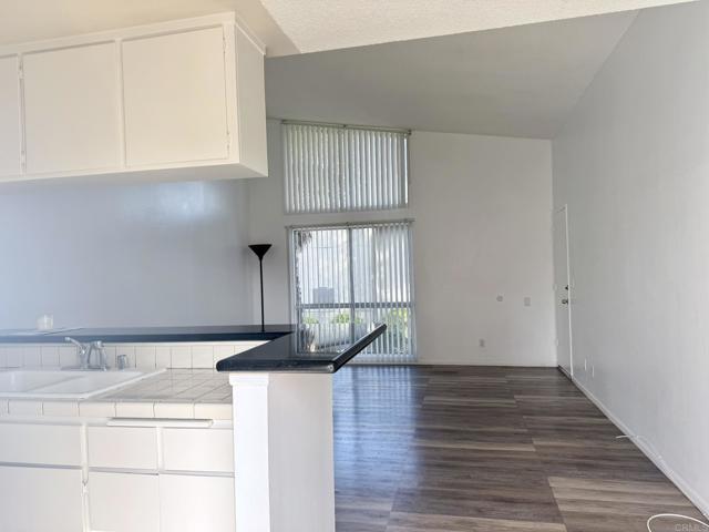 Detail Gallery Image 10 of 27 For 808 Coriander Dr #D,  Torrance,  CA 90502 - 1 Beds | 1 Baths