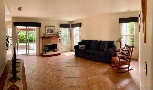 2176 Eastridge Loop, Oxnard CA: https://media.crmls.org/mediaz/ca3f1b2a-b135-41f4-92e4-9ad0fcd8755c.jpg