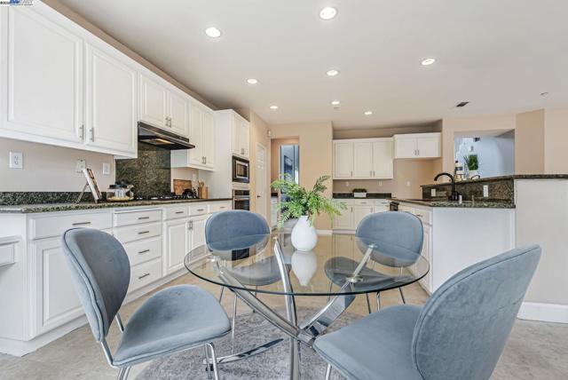 141 Pescara Blvd, Brentwood CA: https://media.crmls.org/mediaz/ca3f5c3e-de70-499f-9e6b-29ba625c510a.jpg