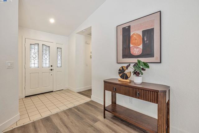 1070 Porter Dr, Roseville CA: https://media.crmls.org/mediaz/ca3fcc1d-892a-455f-a5f1-a724b30fb157.jpg