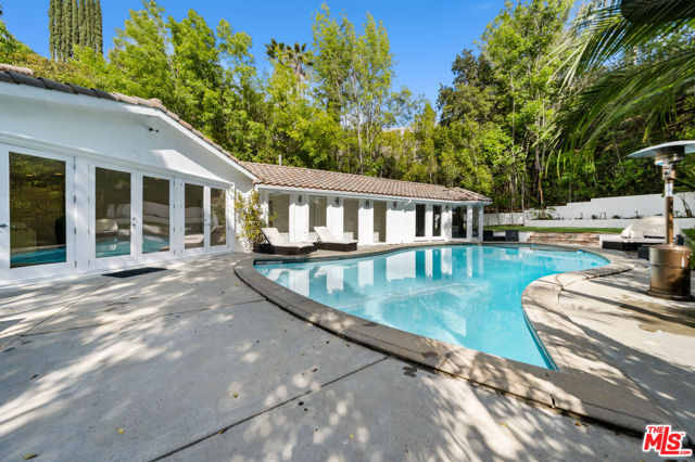 16221 Elisa Place, Encino CA: https://media.crmls.org/mediaz/ca406558-56e7-463f-af3c-4eb7461e672b.jpg