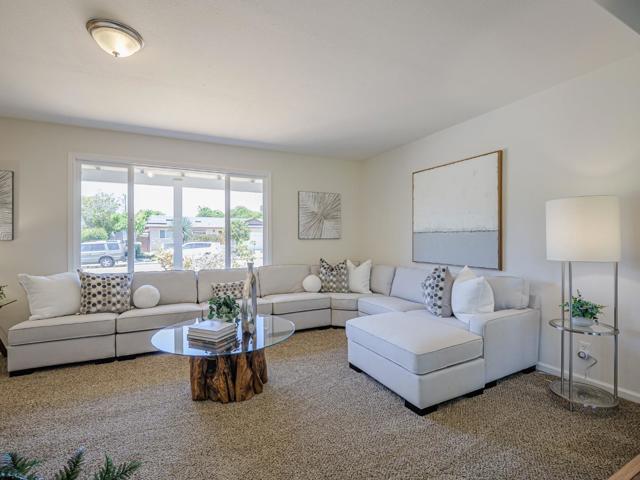 917 Sir Francis Avenue, Capitola CA: https://media.crmls.org/mediaz/ca406e2f-2ab7-47f8-9590-97cc1e6dffd5.jpg