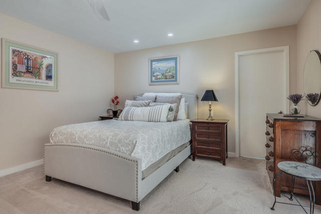 84 La Ronda Drive, Rancho Mirage CA: https://media.crmls.org/mediaz/ca40a158-a2b5-49e6-81b0-19d9ca11ac9a.jpg