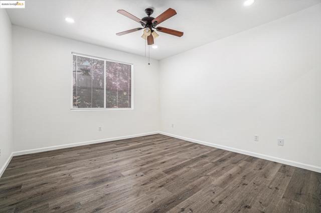 4112 Montgomery Hill Dr, Antioch CA: https://media.crmls.org/mediaz/ca40ce06-dccb-4a02-bf5b-e6c9117e2ad4.jpg