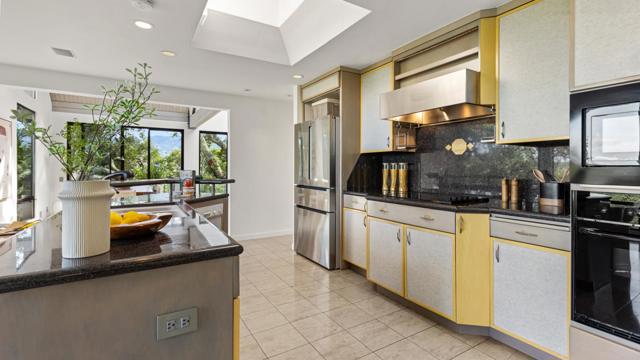 11 Hawk View, Portola Valley CA: https://media.crmls.org/mediaz/ca40ed49-1889-4998-bafd-364dc6fe7aa3.jpg