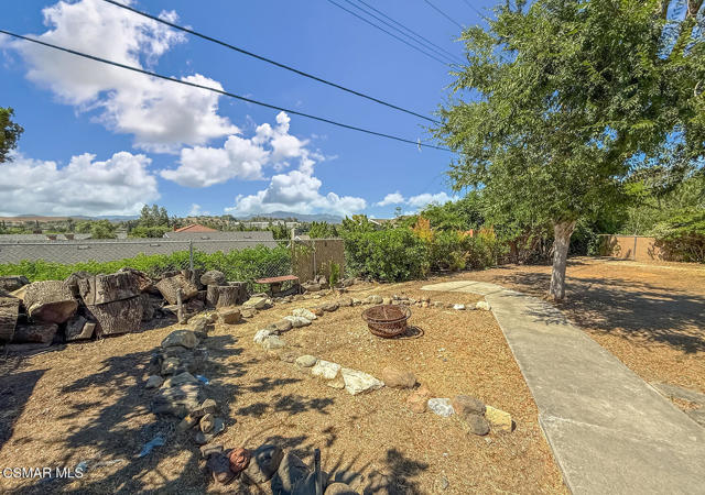166 Sandberg Street, Thousand Oaks CA: https://media.crmls.org/mediaz/ca41ee5f-8b9a-4f7d-8fe1-86366553930d.jpg