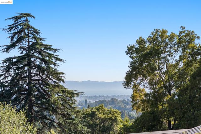 1971 Hoover Ave, Oakland CA: https://media.crmls.org/mediaz/ca4201ea-cfae-4b3c-a8ff-cca0c0a825a8.jpg