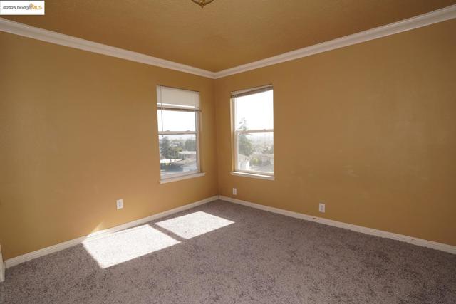 6084 Monterey AVE, Richmond CA: https://media.crmls.org/mediaz/ca427956-27ef-46c7-9046-50cd56679c6c.jpg